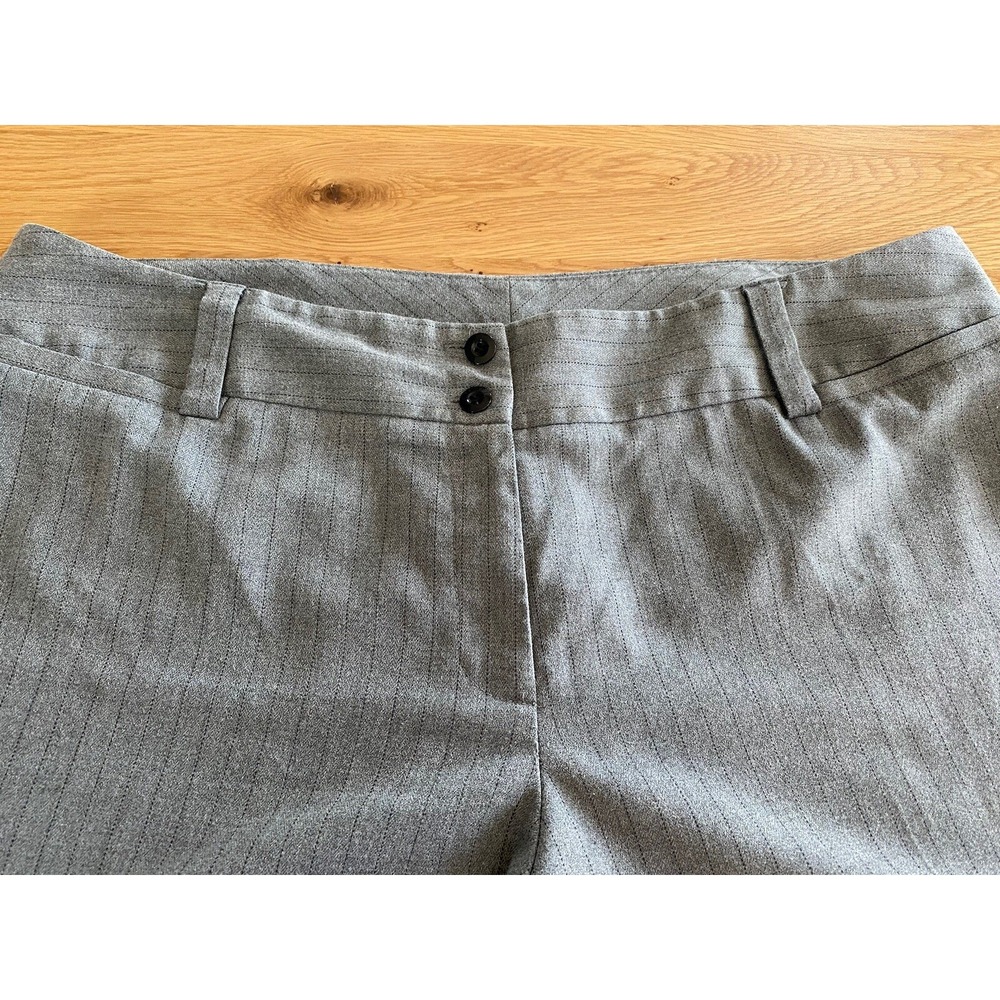 Women's Ab Studio Women's Dress Pants Size 14 Gray Pin Striped Faux Pockets - Picture 3 of 8